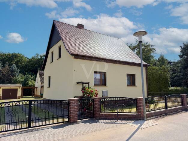 Einfamilienhaus zum Kauf 199.000 € 6 Zimmer 120 m² 2.500 m² Grundstück Tettau 01945