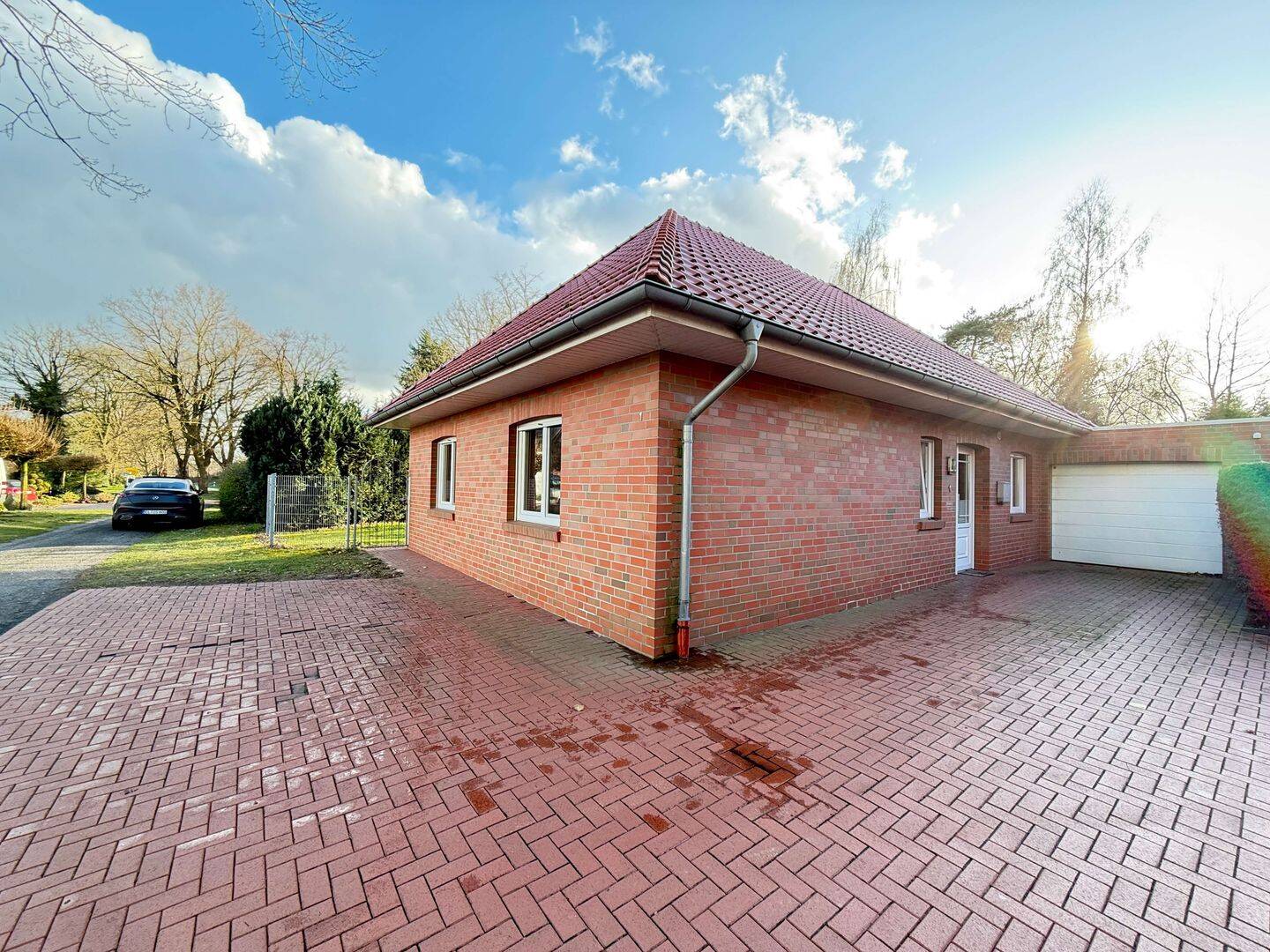 Immobilie in Vrees - Käufer Provisionsfrei! Ihr Rückzugsort im Grünen: Gepflegter Bungalow in Vrees mit viel Potenzial - Bild 1