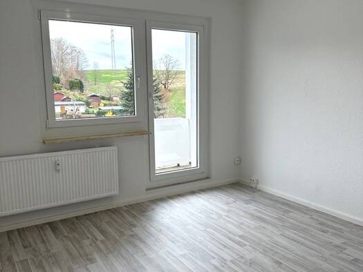 Wohnung zur Miete 345 € 4 Zimmer 68,3 m² EG frei ab sofort Außenring 24 Thurm Mülsen 08132