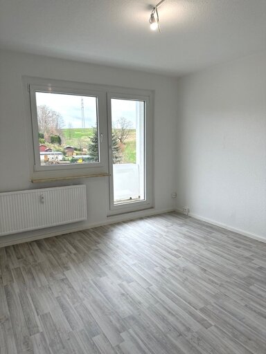 Wohnung zur Miete 276,15 € 3 Zimmer 55,2 m² 3. Geschoss frei ab sofort Außenring 16 Thurm Mülsen 08132