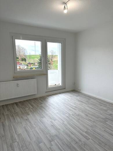 Wohnung zur Miete 345 € 4 Zimmer 68,3 m² EG frei ab sofort Außenring 24 Thurm Mülsen 08132