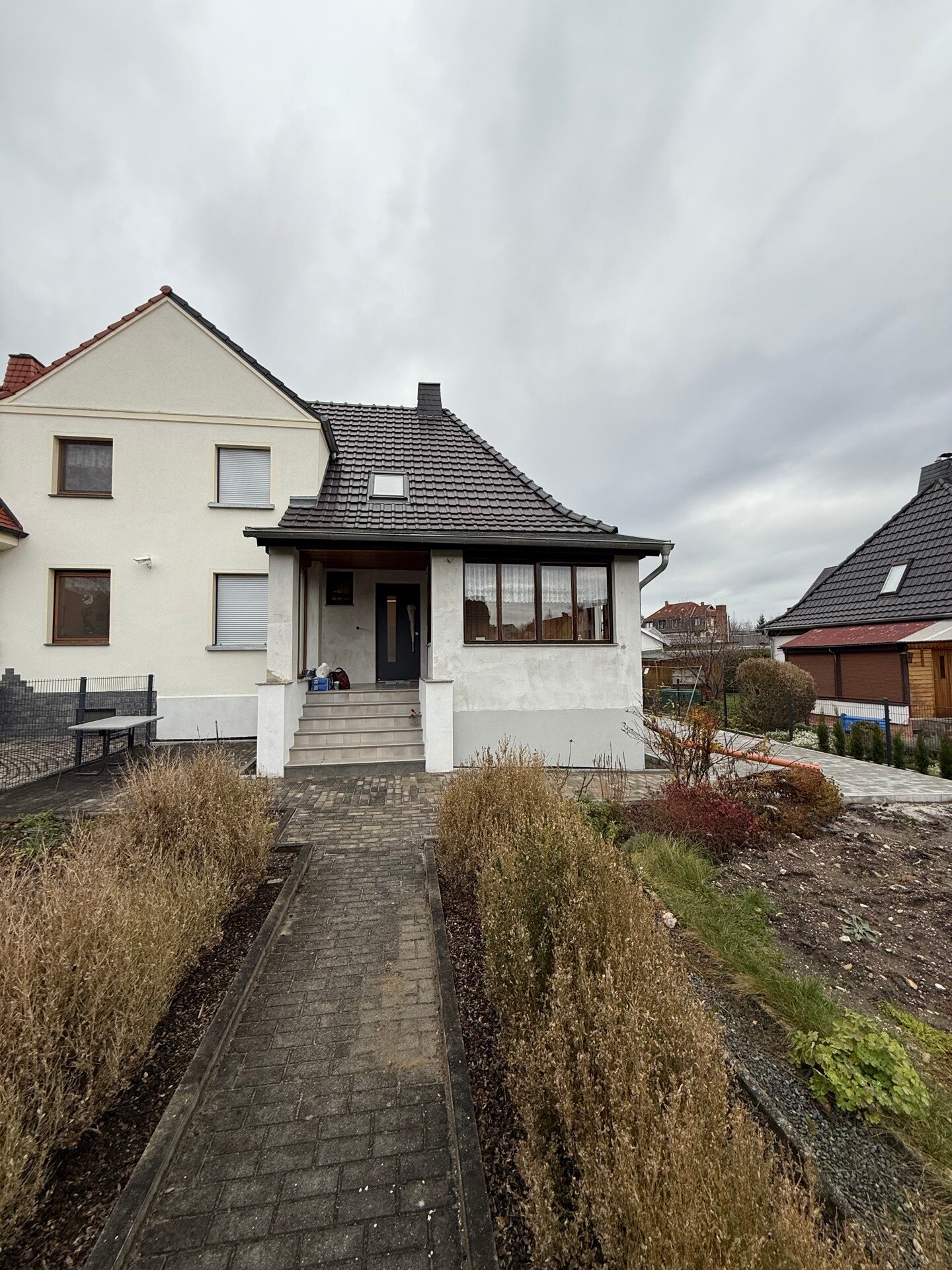 Einfamilienhaus zur Miete 2.150 € 3 Zimmer 100 m²<br/>Wohnfläche 746 m²<br/>Grundstück 01.01.2025<br/>Verfügbarkeit Schedewitz / Geinitzsiedlung 532 Zwickau 08056