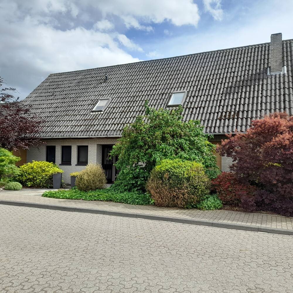 Immobilie in Berne - Sehr schickes und geräumiges Einfamilienhaus - auch als Zweifamilienhaus ausbaubar - für den gehobenen Anspruch in Berne - Bild 0