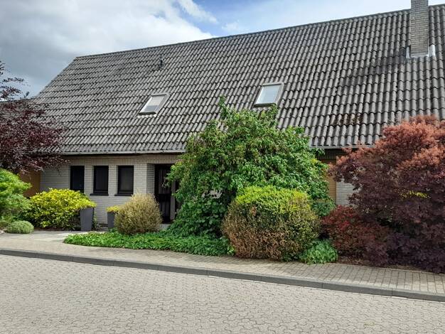Einfamilienhaus zum Kauf 329.000 € 7 Zimmer 223 m² 690 m² Grundstück Berne 27804