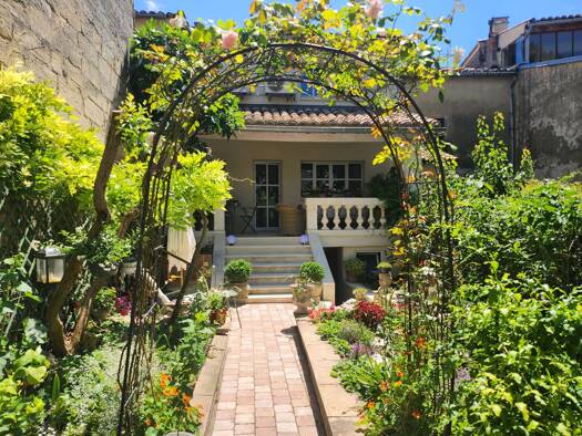 Einfamilienhaus zum Kauf 1.260.000 € 220 m² 60 m² Grundstück UZES 30700