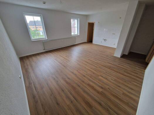 Wohnung zur Miete 385 € 2 Zimmer 70 m² 1. Geschoss frei ab sofort Ruhlander Straße 100 Schwarzheide 01987