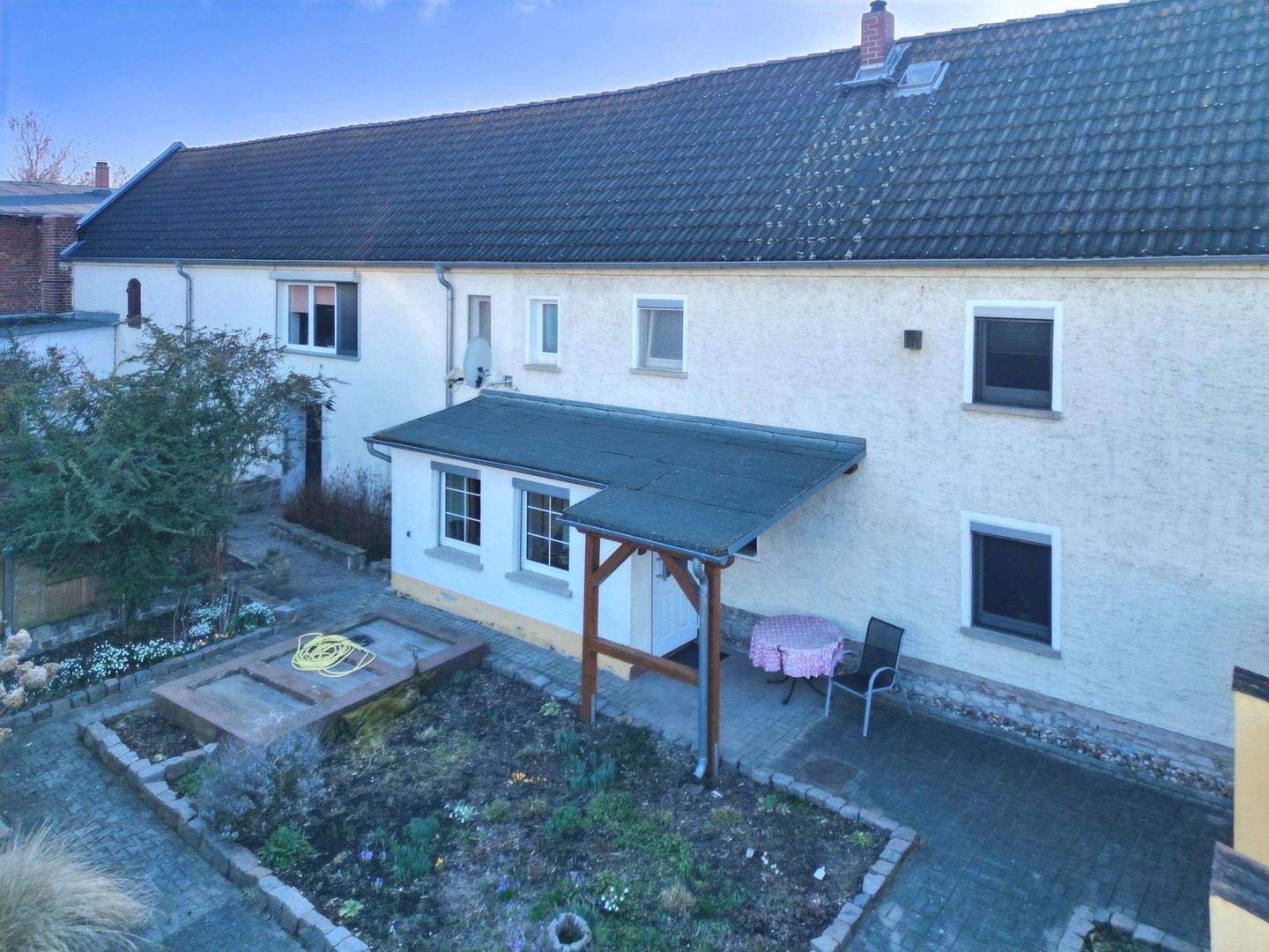 Immobilie in Bördeland - Charmantes Einfamilienhaus mit Innenhof, Doppelgarage und Ausbaupotenzial in ruhiger Lage von Eggersdorf - Bild 1