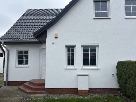 Doppelhaushälfte zum Kauf 275.000 € 4 Zimmer 118 m² 334 m² Grundstück frei ab sofort Tribseer Stralsund 18437