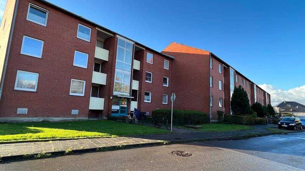 Wohnung zum Kauf 90.000 € 4 Zimmer 85 m² 2. Geschoss Peter-Rosegger-Straße 1 Barenburg Emden 26721