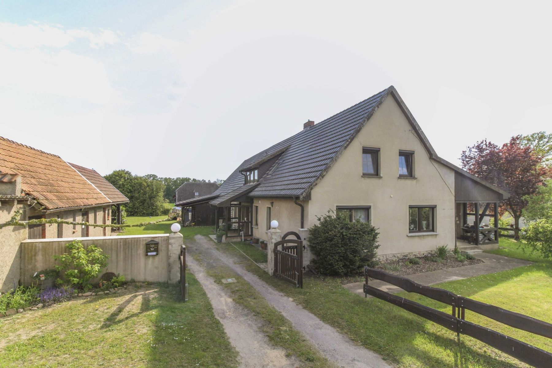 Einfamilienhaus zum Kauf 279.000 € 6 Zimmer 190,2 m²<br/>Wohnfläche 4.104,2 m²<br/>Grundstück Neuhausen Berge 19348