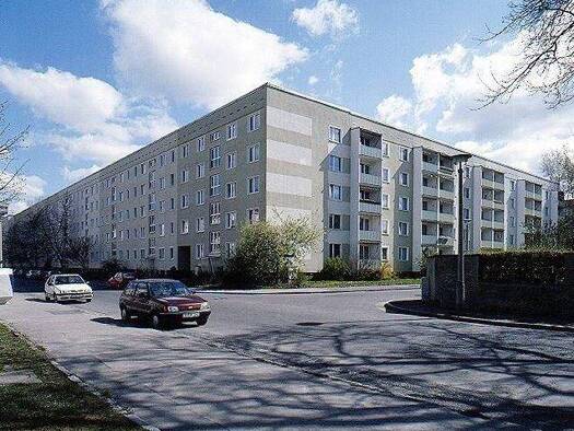 Wohnung zur Miete 498 € 2 Zimmer 48,7 m² 3. Geschoss frei ab 18.02.2026 Robert-Berndt-Str. 32 Leuben Dresden 01257