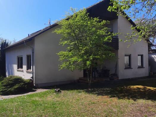 Einfamilienhaus zum Kauf 225.000 € 7 Zimmer 200 m² 975 m² Grundstück frei ab sofort Sulzdorf Sulzdorf a.d.Lederhecke 97528