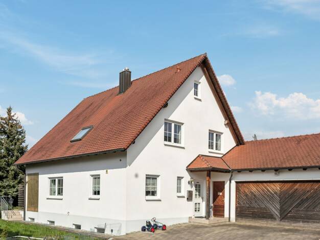 Einfamilienhaus zum Kauf 290.000 € 6 Zimmer 146 m² 592 m² Grundstück Oberknöringen Burgau 89331