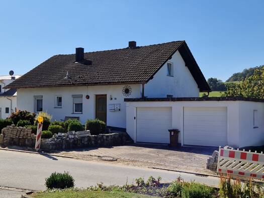 Mehrfamilienhaus zum Kauf 228.000 € 7 Zimmer 180 m² 650 m² Grundstück Chamerau 93466