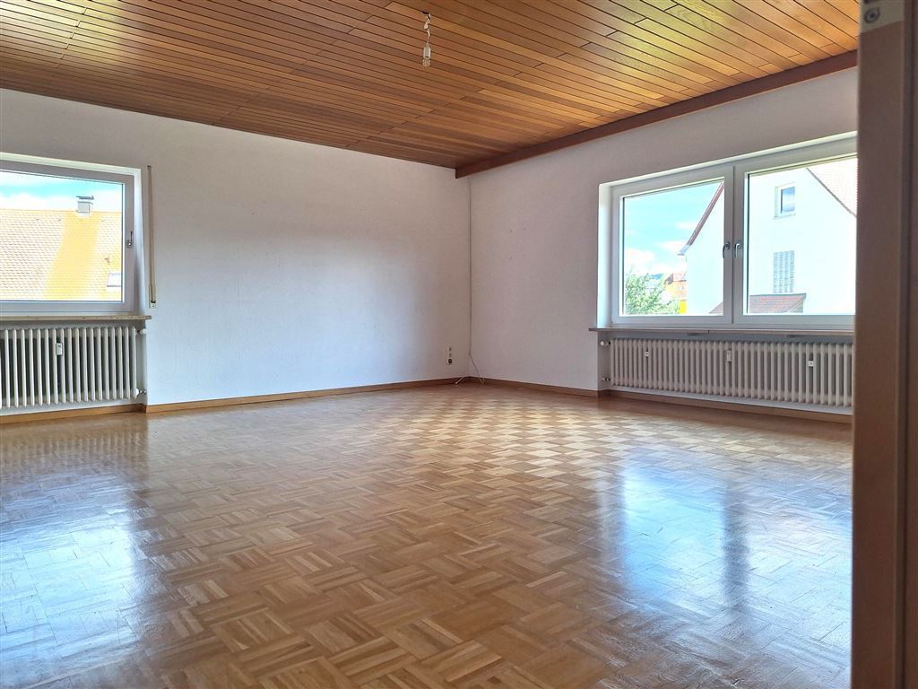 Wohnung zur Miete 810 € 4 Zimmer 98 m²<br/>Wohnfläche 1.<br/>Geschoss ab sofort<br/>Verfügbarkeit Röttenbach Röttenbach 91187