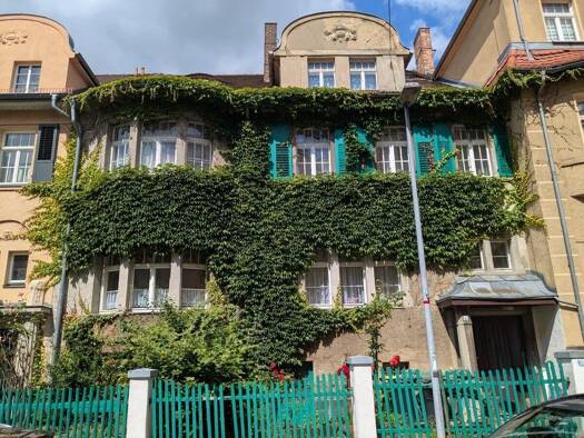 Reihenmittelhaus zum Kauf 8 Zimmer 326 m² 640 m² Grundstück Löbau Löbau 02708
