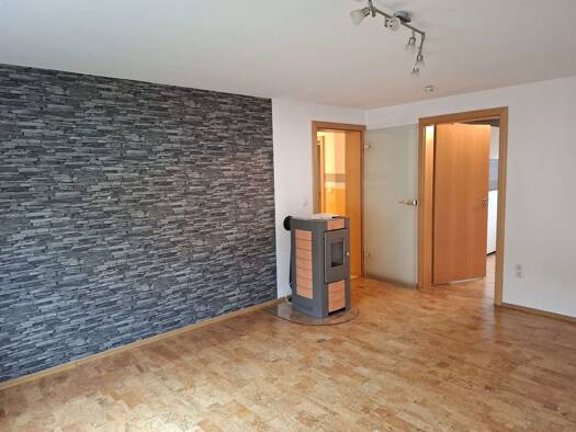 Wohnung zur Miete 595 € 2,5 Zimmer 71 m² frei ab sofort Metten Metten 94526