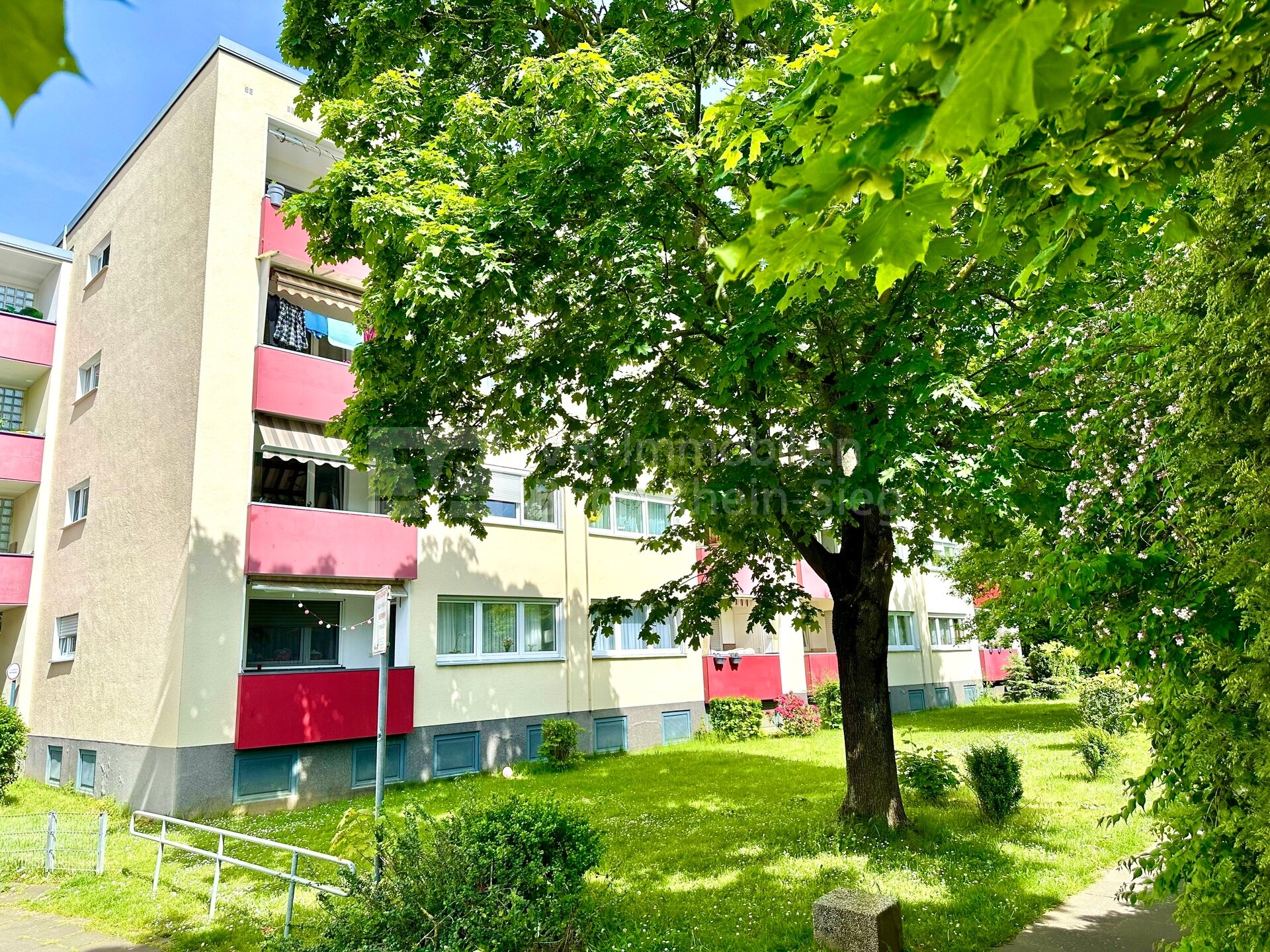 Wohnung zum Kauf 170.000 € 3 Zimmer 72 m²<br/>Wohnfläche 4.<br/>Geschoss Wahllokal 10 Siegburg 53721