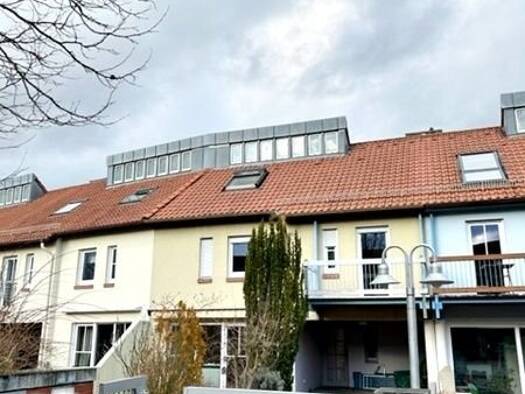 Reihenmittelhaus zum Kauf 529.000 € 5 Zimmer 150 m² 273 m² Grundstück frei ab sofort Heuchelhof Würzburg 97084