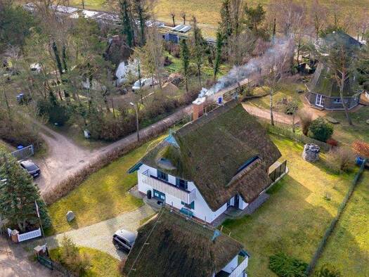 Einfamilienhaus zum Kauf provisionsfrei 1.199.000 € 6 Zimmer 220 m² 1.168 m² Grundstück frei ab sofort Born 18375