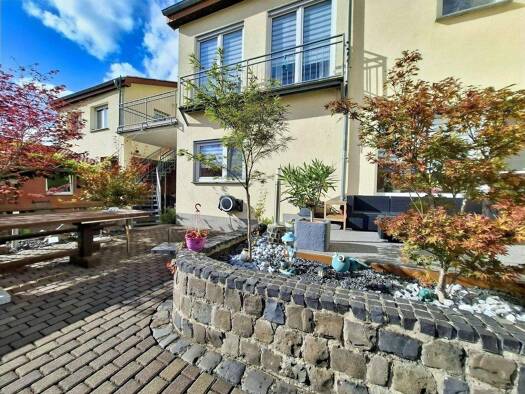 Mehrfamilienhaus zum Kauf 1.250.000 € 9 Zimmer 260 m² 578 m² Grundstück Klein-Karben Karben 61184