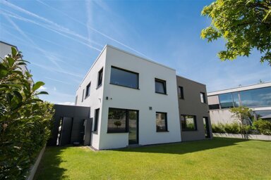 Villa zur Miete 6.950 € 6 Zimmer 261 m² 702 m² Grundstück Kalbach-Riedberg Frankfurt 60438