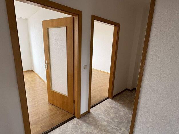 Studio zum Kauf 65.000 € 3 Zimmer 86 m² 2. Geschoss Crimmitschau 08451