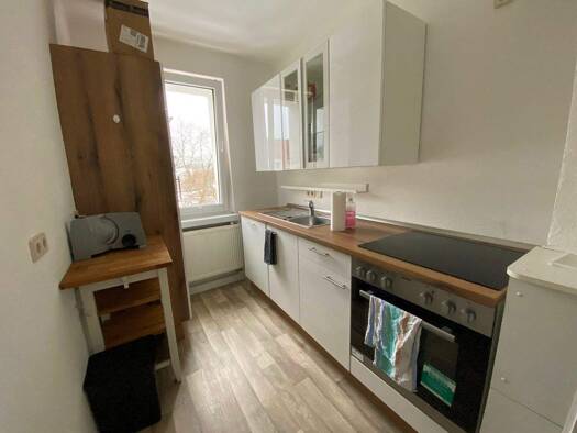 Wohnung zur Miete 255 € 2 Zimmer 46,6 m² 5. Geschoss frei ab 01.06.2026 Leonhard-Frank-Straße 18 Suhl 98529