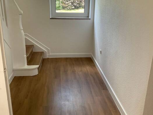 Reihenendhaus zur Miete 1.575 € 8 Zimmer 185,3 m² 250 m² Grundstück frei ab sofort Husarenstraße 33 Schloß Neuhaus Paderborn 33104