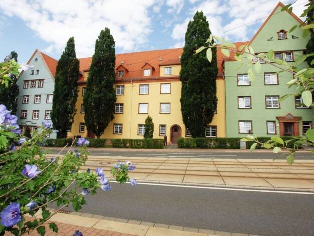 Wohnung zur Miete 338 € 2 Zimmer 60,6 m² 2. Geschoss Röntgenstraße 23 Reusa Plauen 08529