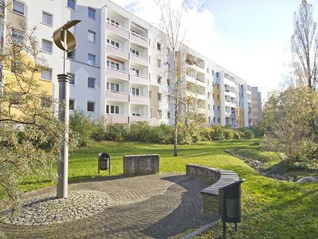 Wohnung zur Miete 424 € 4 Zimmer 70,7 m² 4. Geschoss Ufaer Straße 6 Südstadt Halle (Saale) 06128