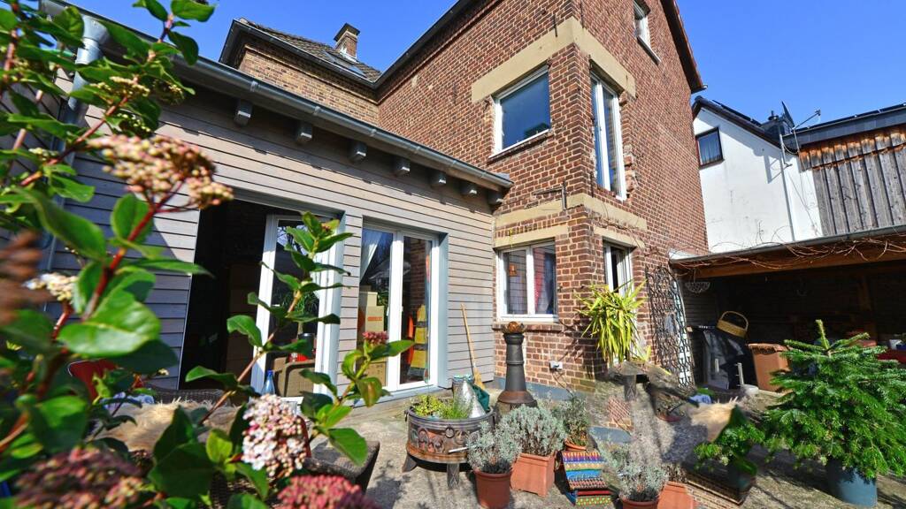 Einfamilienhaus zum Kauf 299.000 € 9 Zimmer 180 m² 257 m² Grundstück Hennef 53773