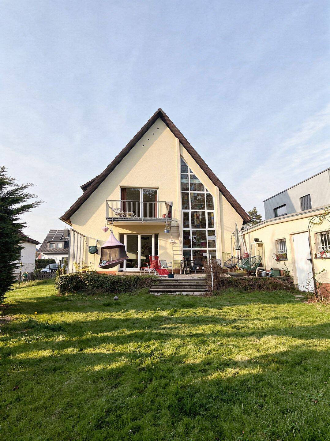 Immobilie in Sinzig - EFH in Sinzig: 7 Zimmer, 161m², PV-Anlage & Riesen-Grundstück! - Bild 0