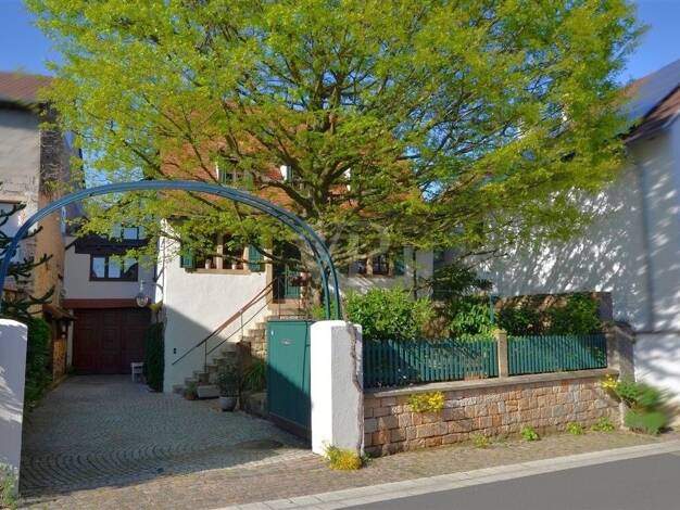 Einfamilienhaus zum Kauf 885.000 € 11 Zimmer 248 m² 618 m² Grundstück Königsbach Neustadt an der Weinstraße 67435