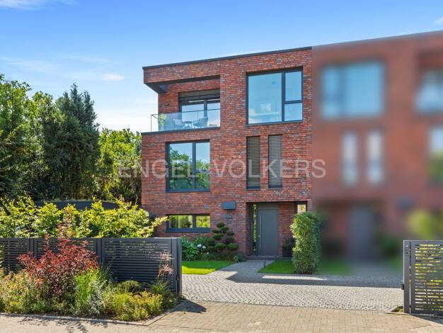 Doppelhaushälfte zum Kauf 1.790.000 € 6 Zimmer 230 m² 377 m² Grundstück frei ab sofort Volksdorf Hamburg 22359