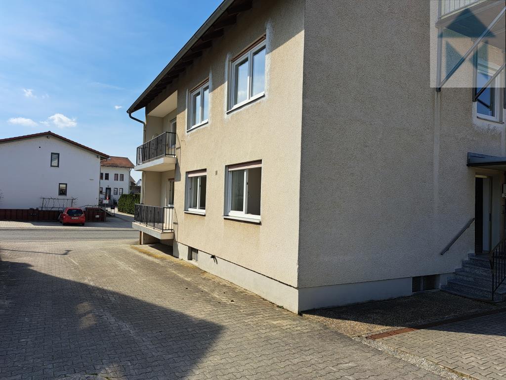 Wohnung zur Miete 824 € 4 Zimmer 103 m²<br/>Wohnfläche Planungsbezirk 301 Straubing 94315