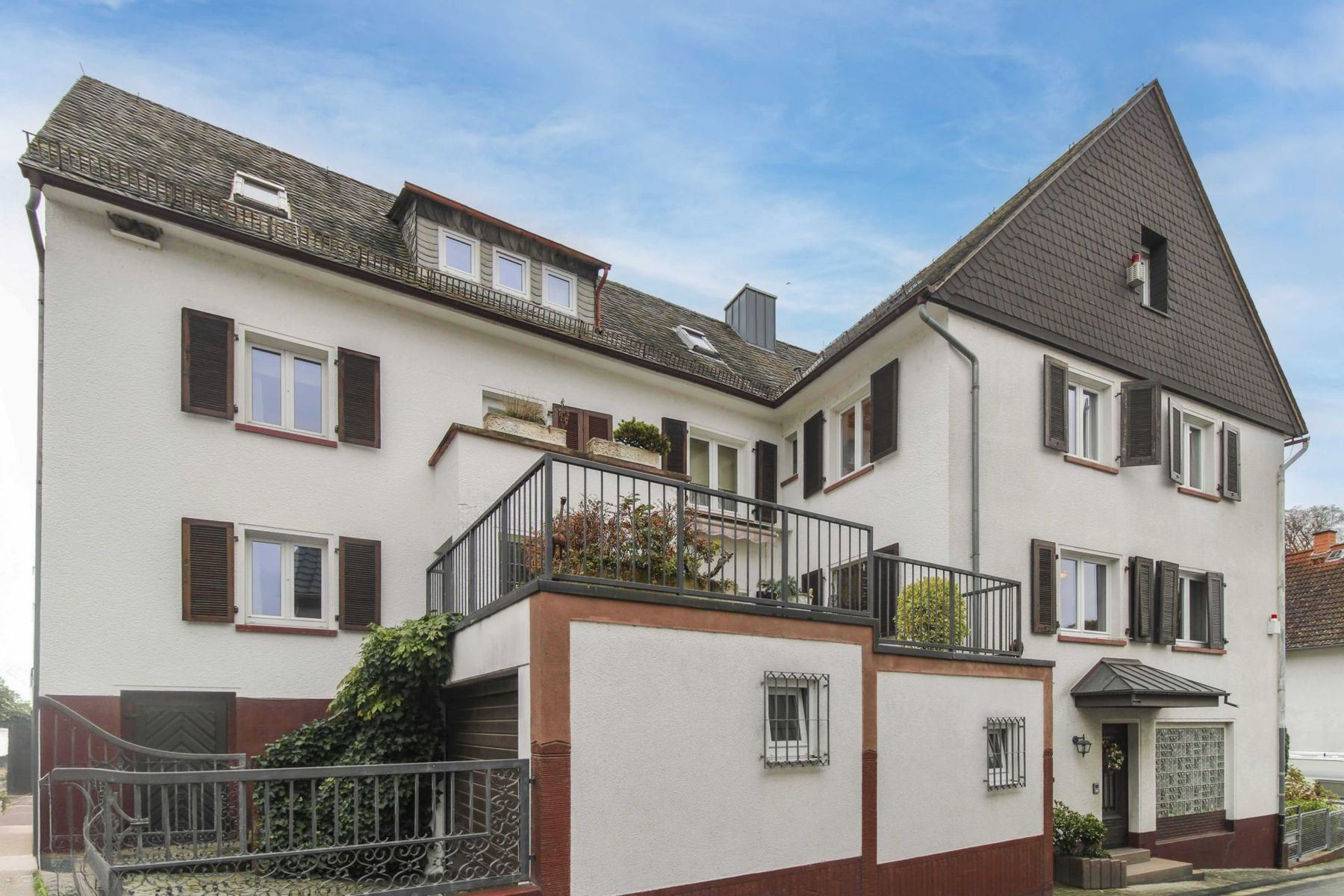 Immobilie zum Kauf als Kapitalanlage geeignet 385.000 € 12 Zimmer 317 m²<br/>Fläche 685 m²<br/>Grundstück Münster Selters (Taunus) 65618