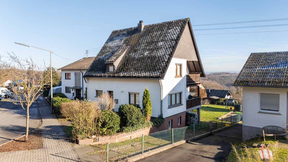 Einfamilienhaus zum Kauf 349.000 € 5 Zimmer 147 m²<br/>Wohnfläche 825 m²<br/>Grundstück Willroth 56594