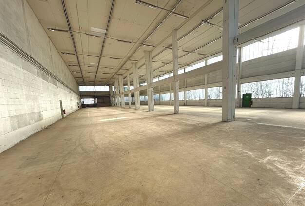 Lagerhalle zum Kauf 550.000 € 1.430 m² Lagerfläche Innenstadt Hof 95032