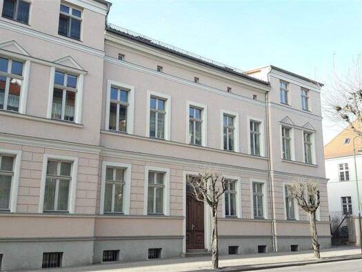 Wohnung zur Miete 350 € 2 Zimmer 46,6 m² EG frei ab sofort Fr.-Wilhelm-Str. 8 Neustrelitz 17235