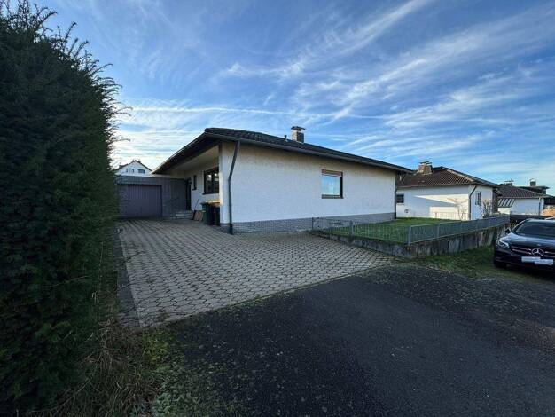 Bungalow zum Kauf 398.000 € 4 Zimmer 131 m² 690 m² Grundstück Frohnhardt Königswinter 53639
