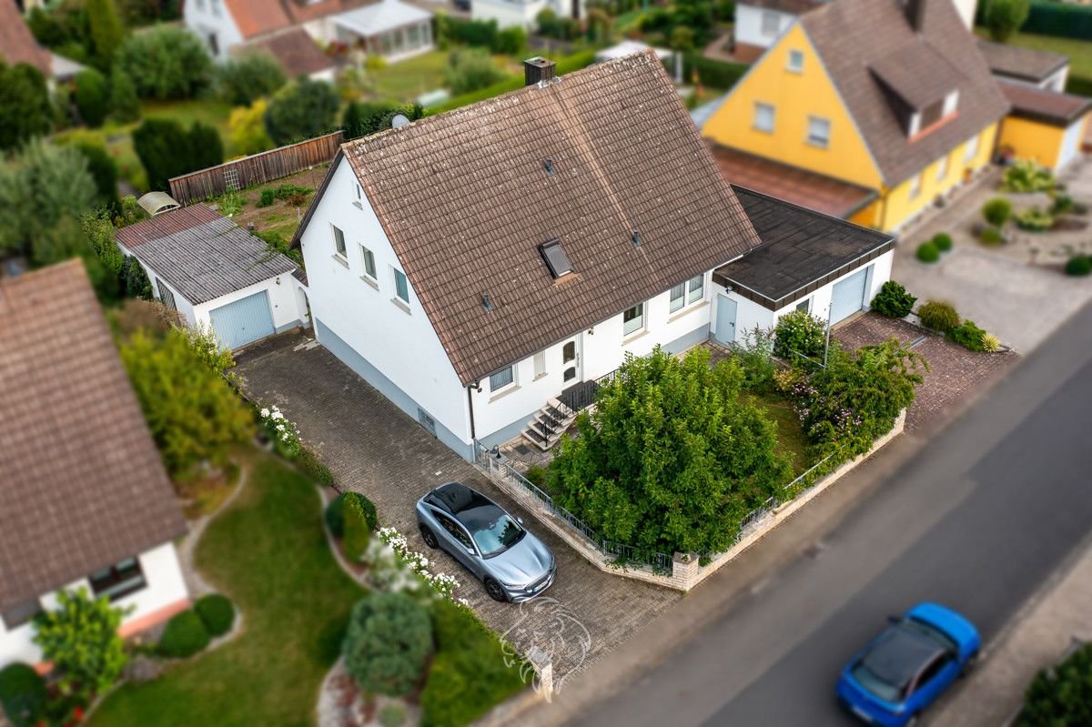 Einfamilienhaus zum Kauf 349.000 € 6 Zimmer 150 m²<br/>Wohnfläche 740 m²<br/>Grundstück Dingolshausen Dingolshausen 97497