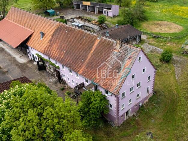 Haus zum Kauf 595.000 € 10,5 Zimmer 342 m² 26.110 m² Grundstück Wüstenweiler Feuchtwangen 91555