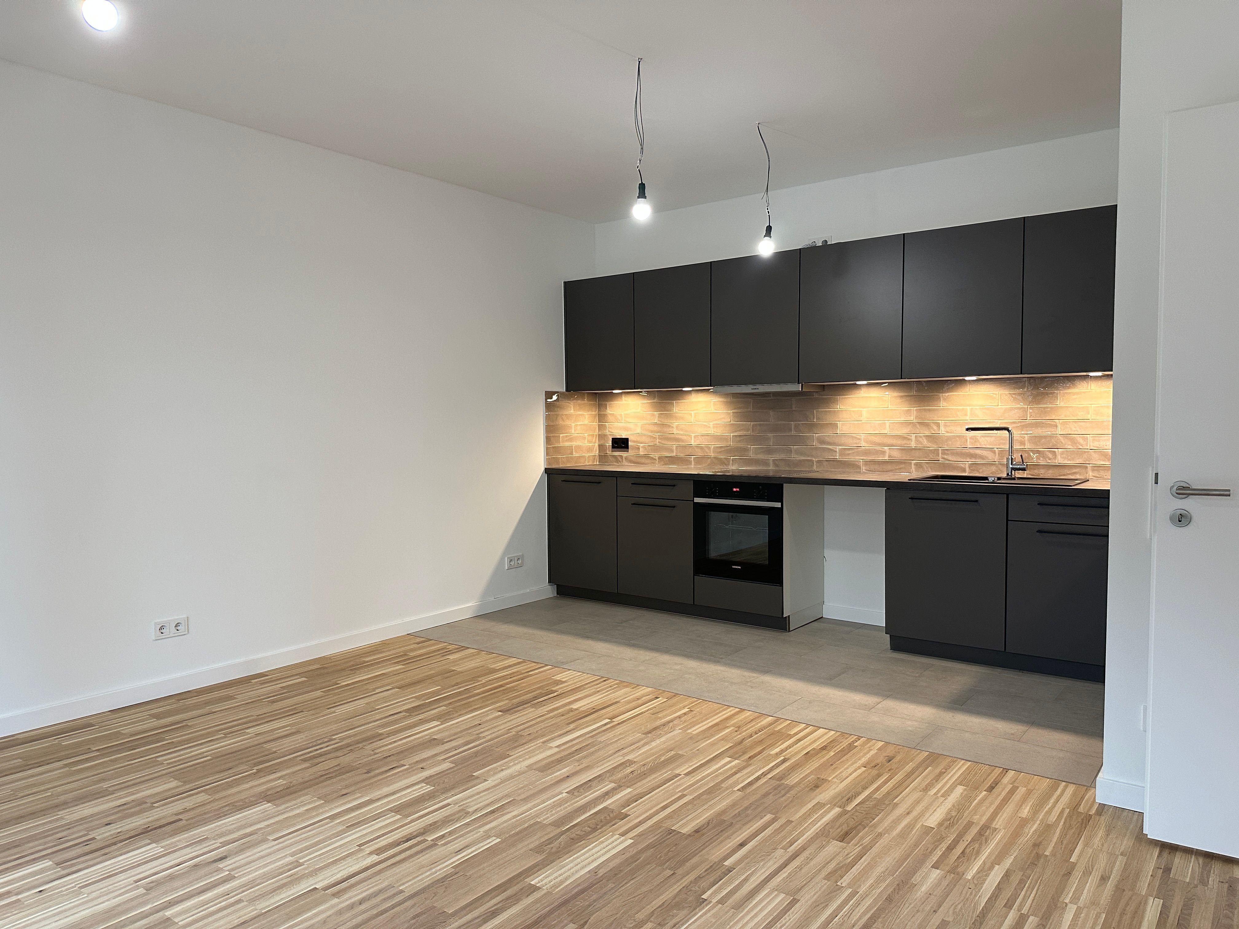 Terrassenwohnung zur Miete 1.576 € 2 Zimmer 61,8 m²<br/>Wohnfläche EG<br/>Geschoss ab sofort<br/>Verfügbarkeit Bahrenfelder Kirchenweg 6h Ottensen Hamburg 22763