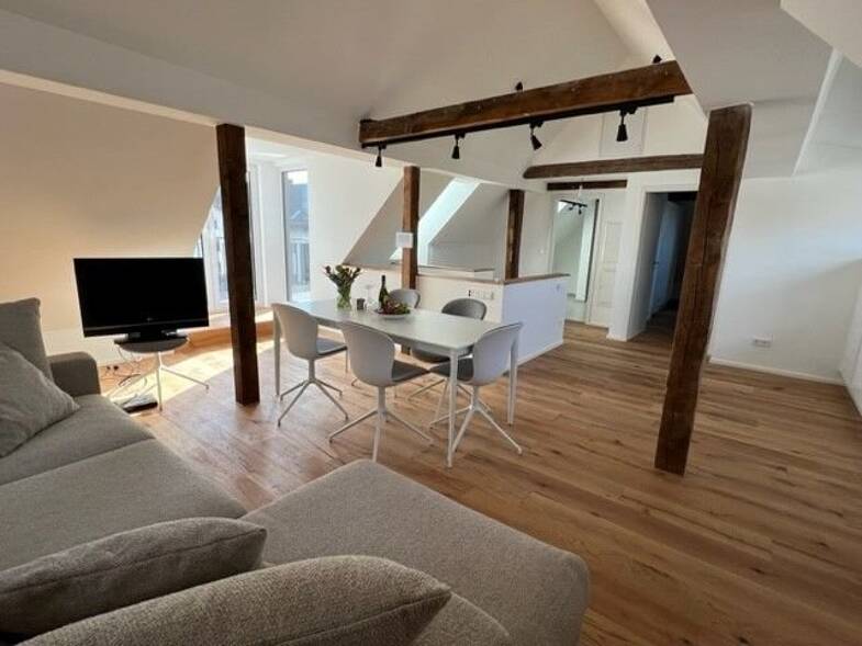 Wohnung zur Miete 780 € 2 Zimmer 62,3 m² Dachgeschoss frei ab 01.07.2025 Ludwig-Thoma-Straße 1 Haselmühl Kümmersbruck 92245