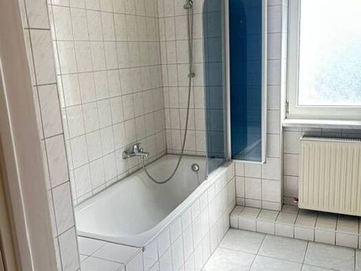 Wohnung zur Miete 422 € 2 Zimmer 52 m² 1. Geschoss frei ab sofort Arnstadt Arnstadt 99310