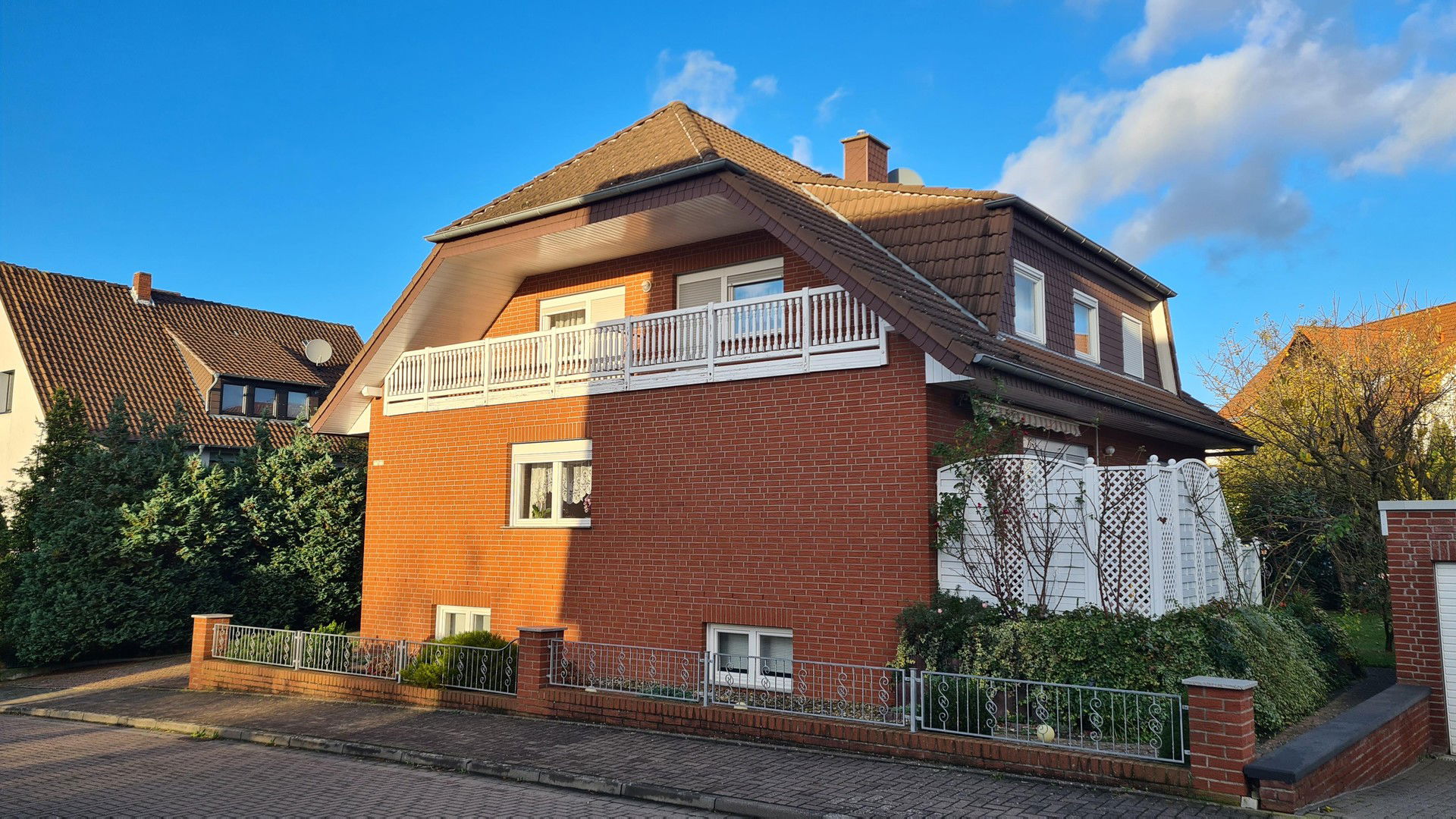 Einfamilienhaus zum Kauf provisionsfrei 529.000 € 7 Zimmer 197 m²<br/>Wohnfläche 690 m²<br/>Grundstück Giesen Giesen 31180