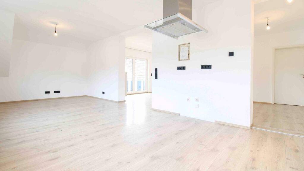 Wohnung zum Kauf 249.000 € 6 Zimmer 175,3 m² 2. Geschoss Eisenbach Selters OT Eisenbach 65618