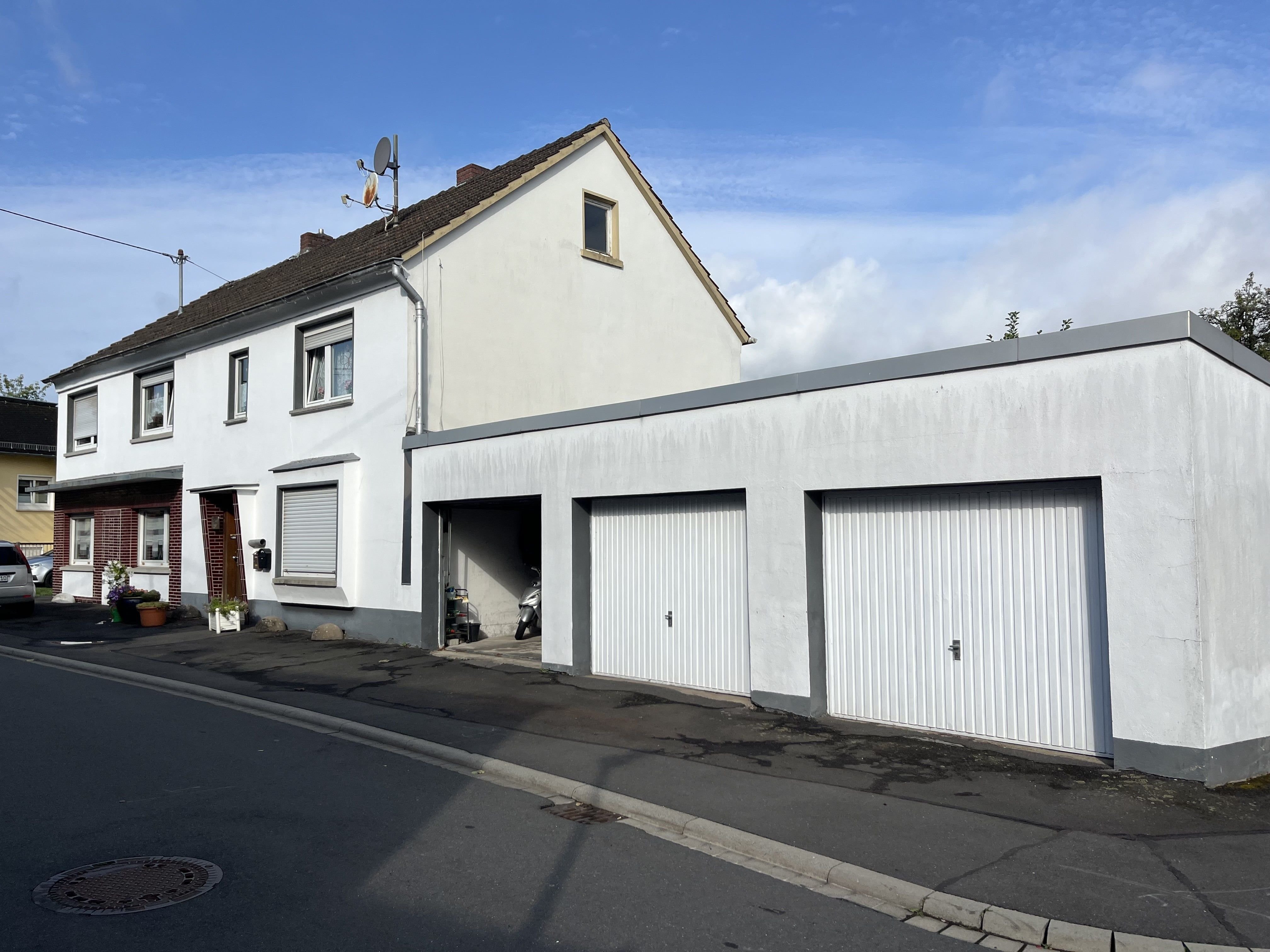 Mehrfamilienhaus zum Kauf 159.000 € 8 Zimmer 180 m²<br/>Wohnfläche 574 m²<br/>Grundstück Roth Roth 57539