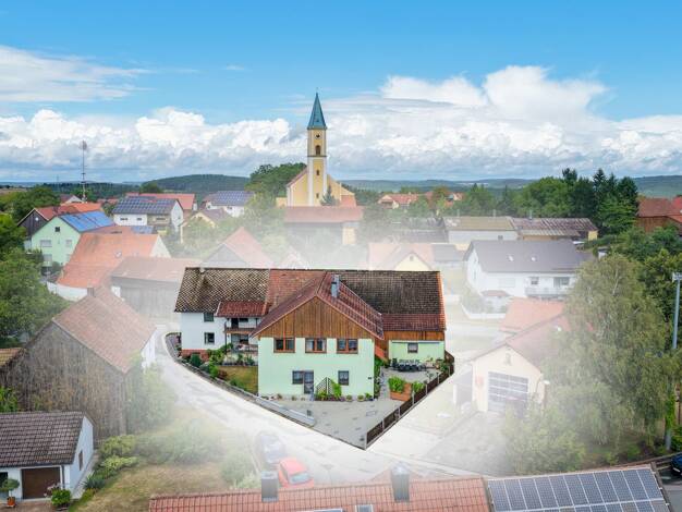 Mehrfamilienhaus zum Kauf 284.900 € 11,5 Zimmer 354,8 m² 664 m² Grundstück frei ab 01.03.2027 Penting Neunburg vorm Wald 92431